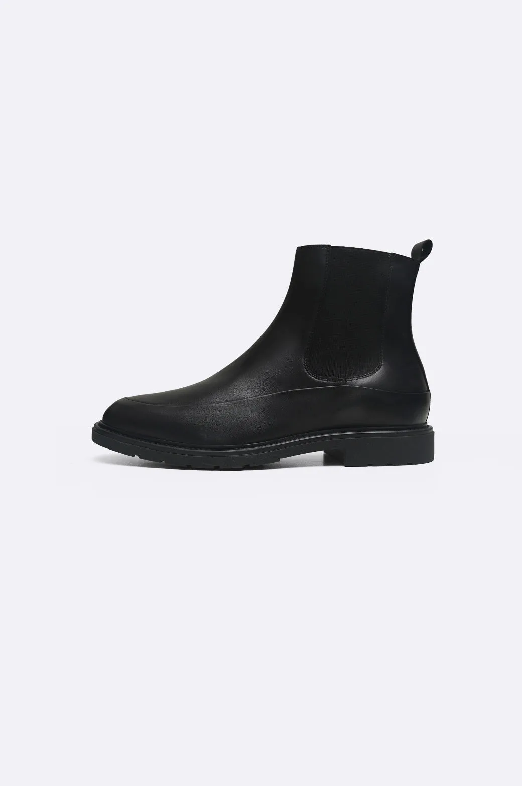 LEATHER CHELSEA BOOTS