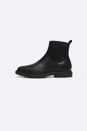 LEATHER CHELSEA BOOTS