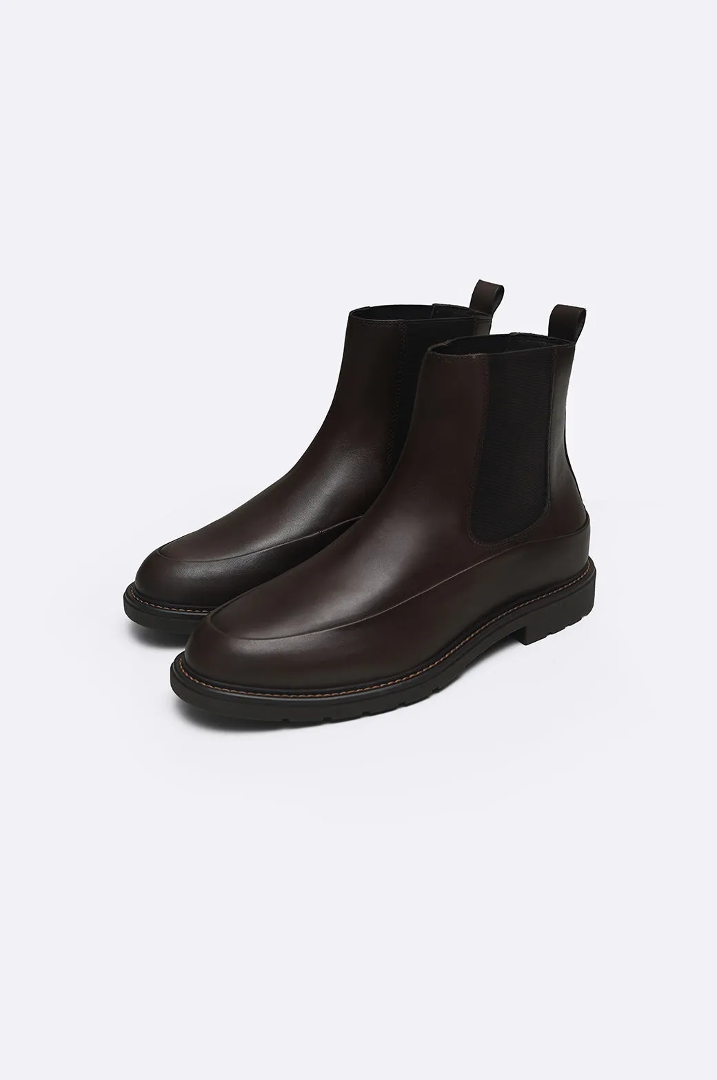 LEATHER CHELSEA BOOTS