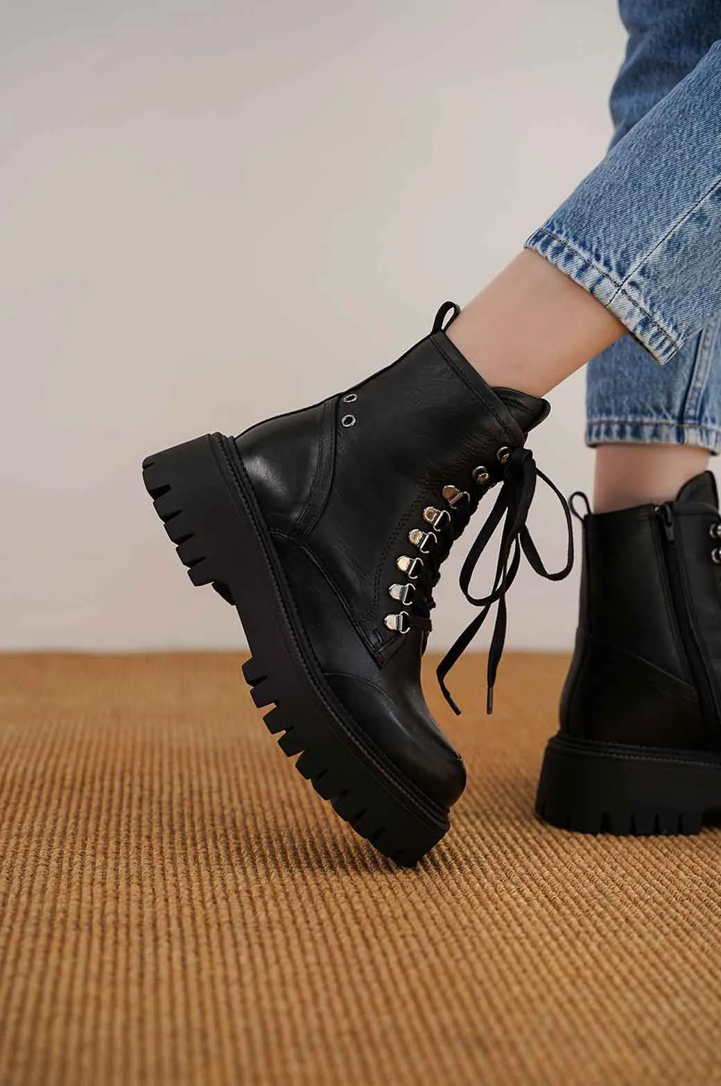 LEATHER COMBAT BOOTS