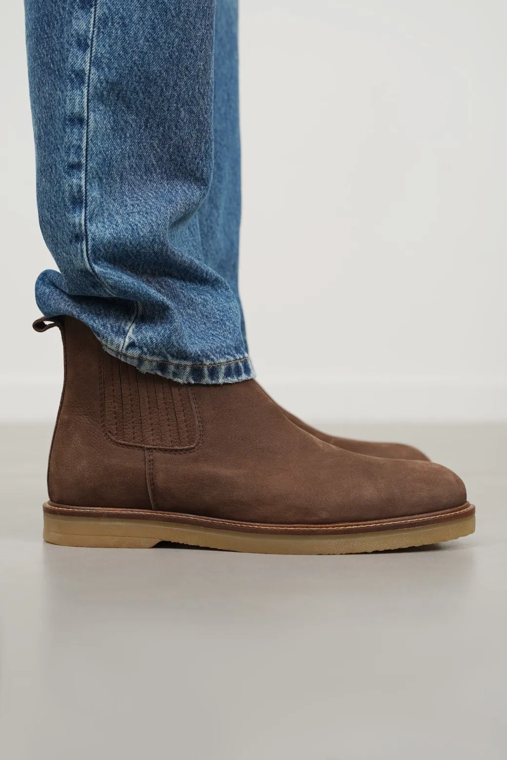 NUBUCK LEATHER CHELSEAS