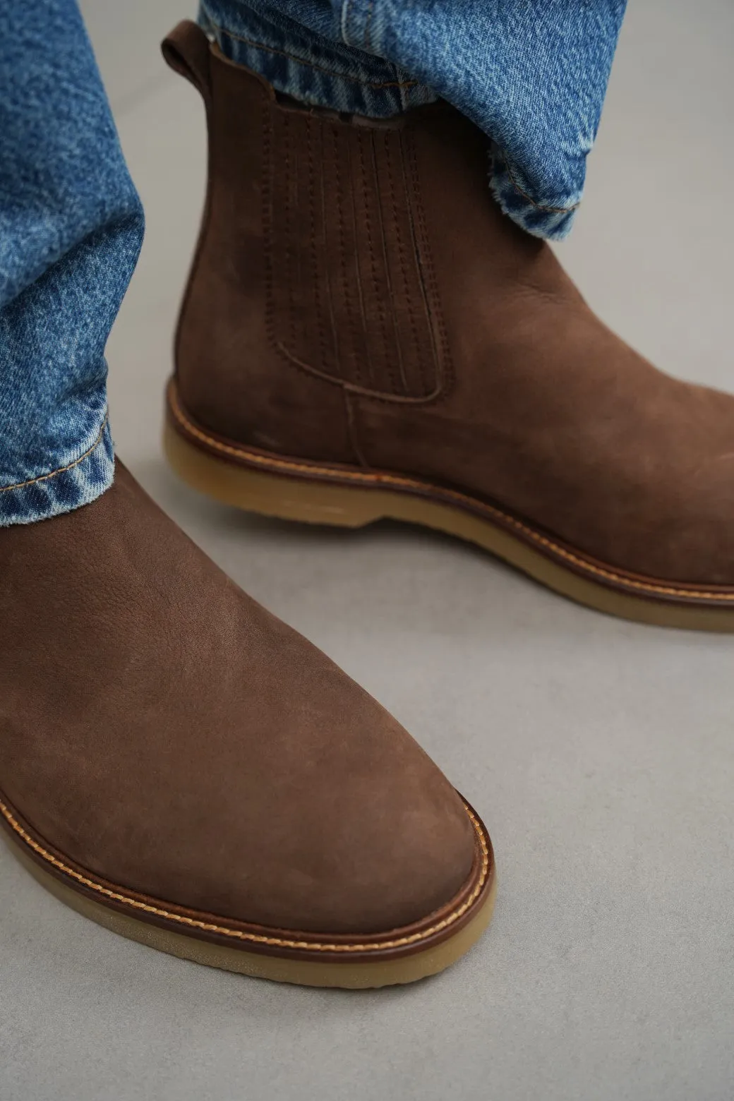 NUBUCK LEATHER CHELSEAS
