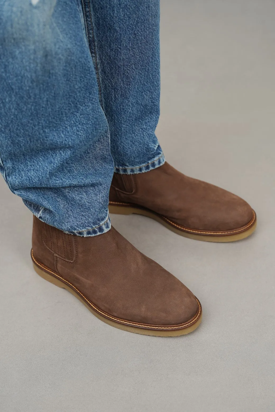 NUBUCK LEATHER CHELSEAS