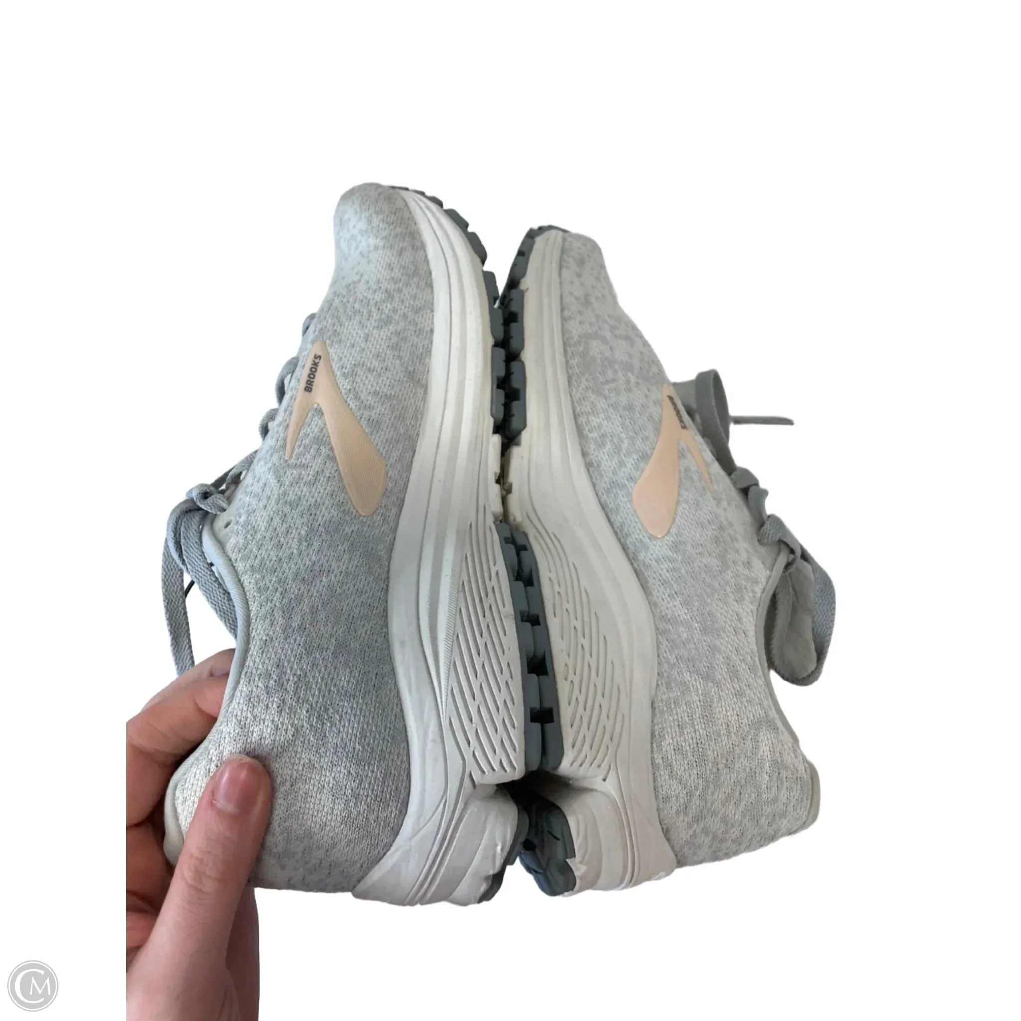Shoes Athletic By Brooks In Grey & Pink, Size: 9.5