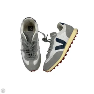 Shoes Athletic By Cmb In Grey, Size: 8