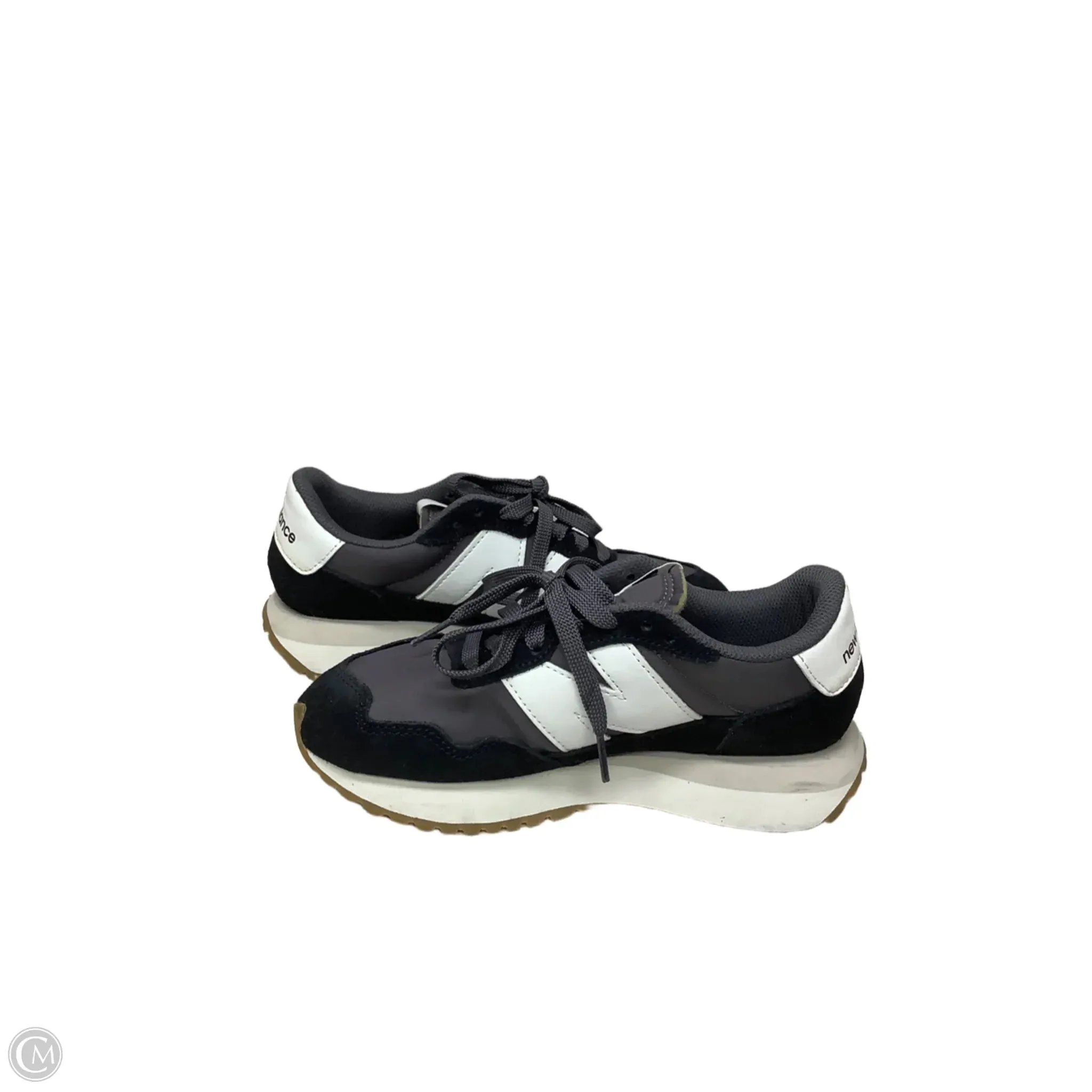 Shoes Athletic By New Balance In Black & White, Size: 6