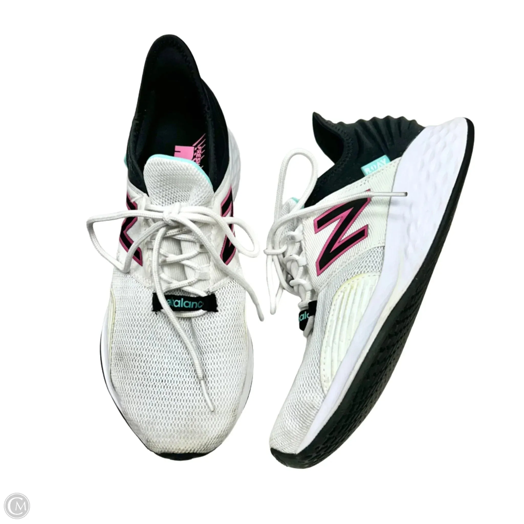Shoes Athletic By New Balance In Black & White, Size: 8.5