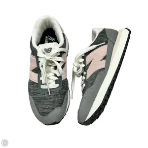 Shoes Athletic By New Balance In Grey & Pink, Size: 7.5