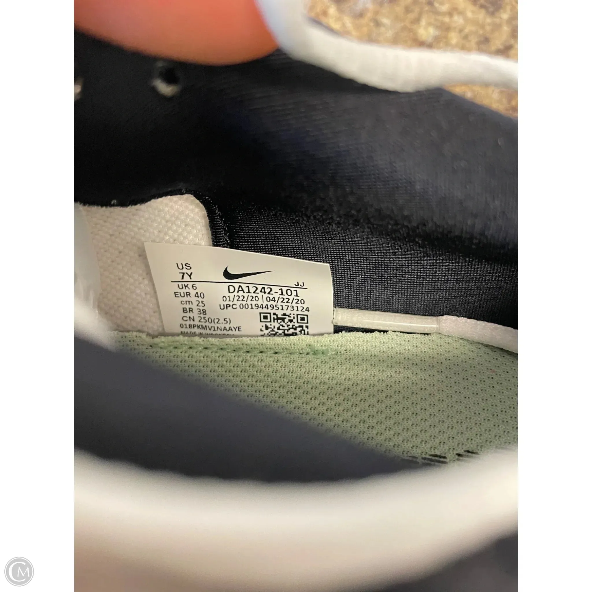 Shoes Athletic By Nike In White, Size: 8.5