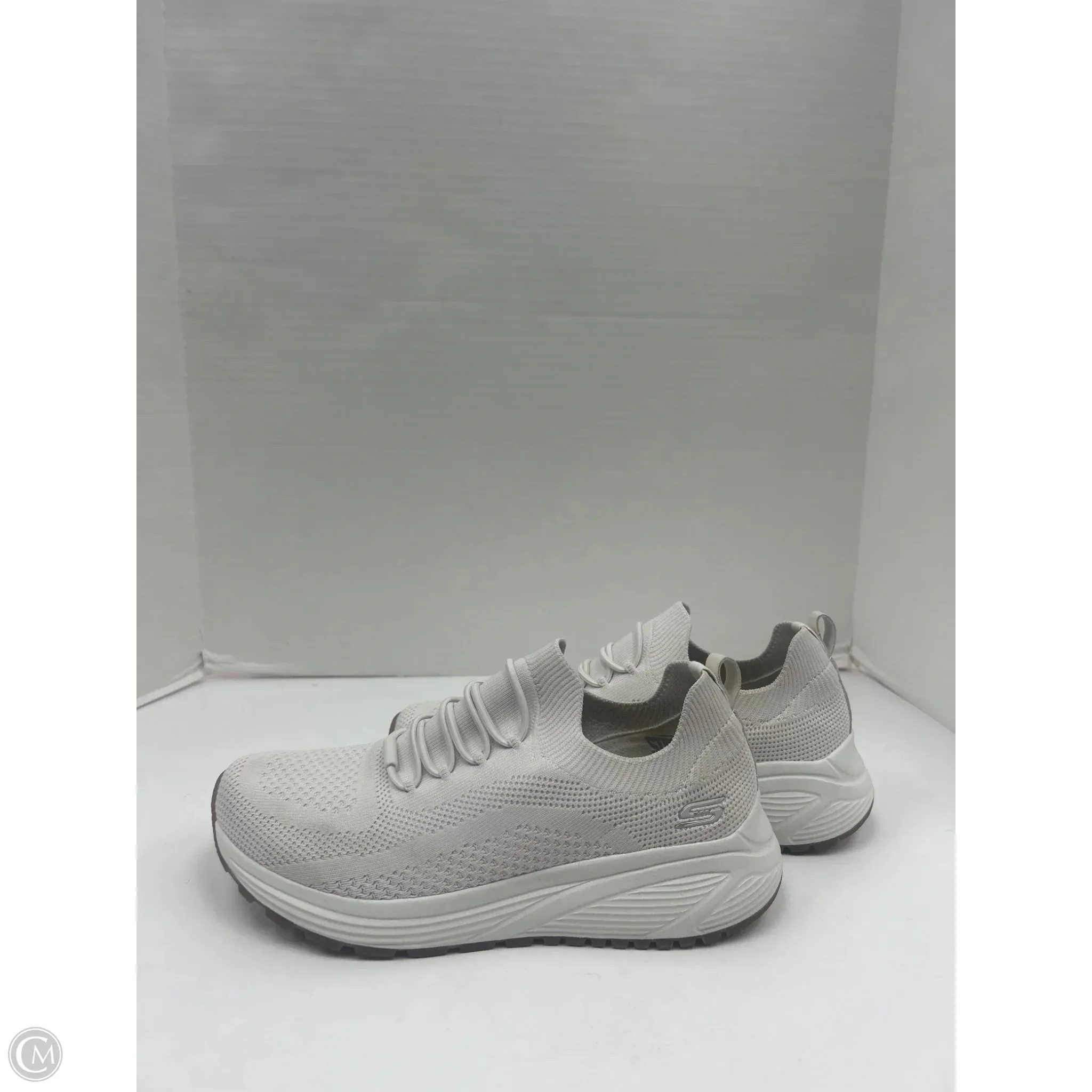 Shoes Athletic By Skechers In Cream, Size: 10