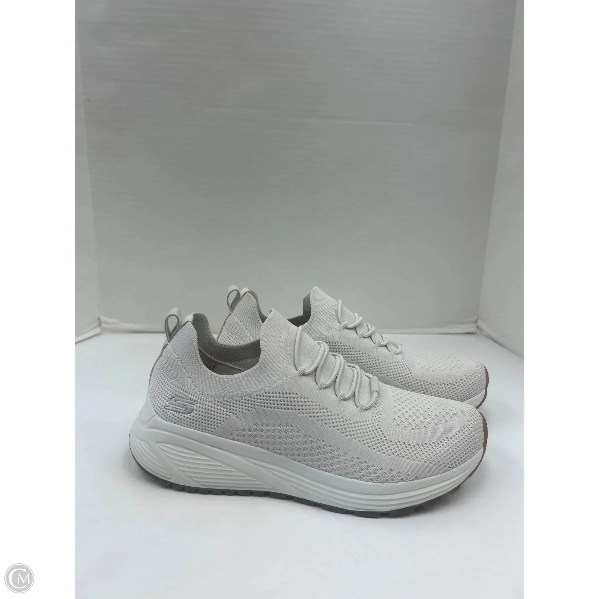 Shoes Athletic By Skechers In Cream, Size: 10