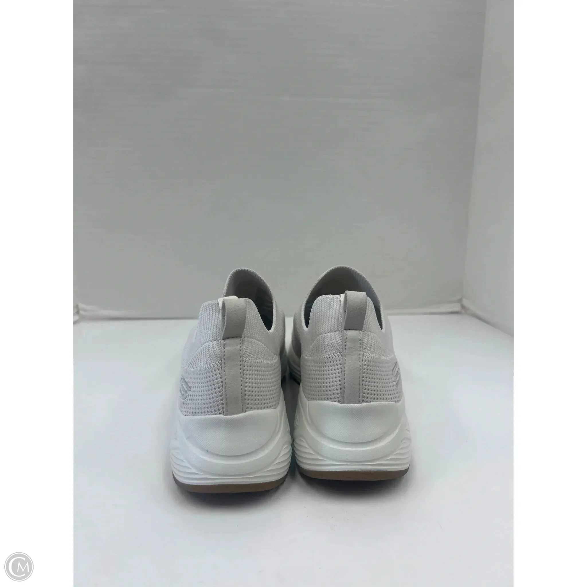 Shoes Athletic By Skechers In Cream, Size: 10