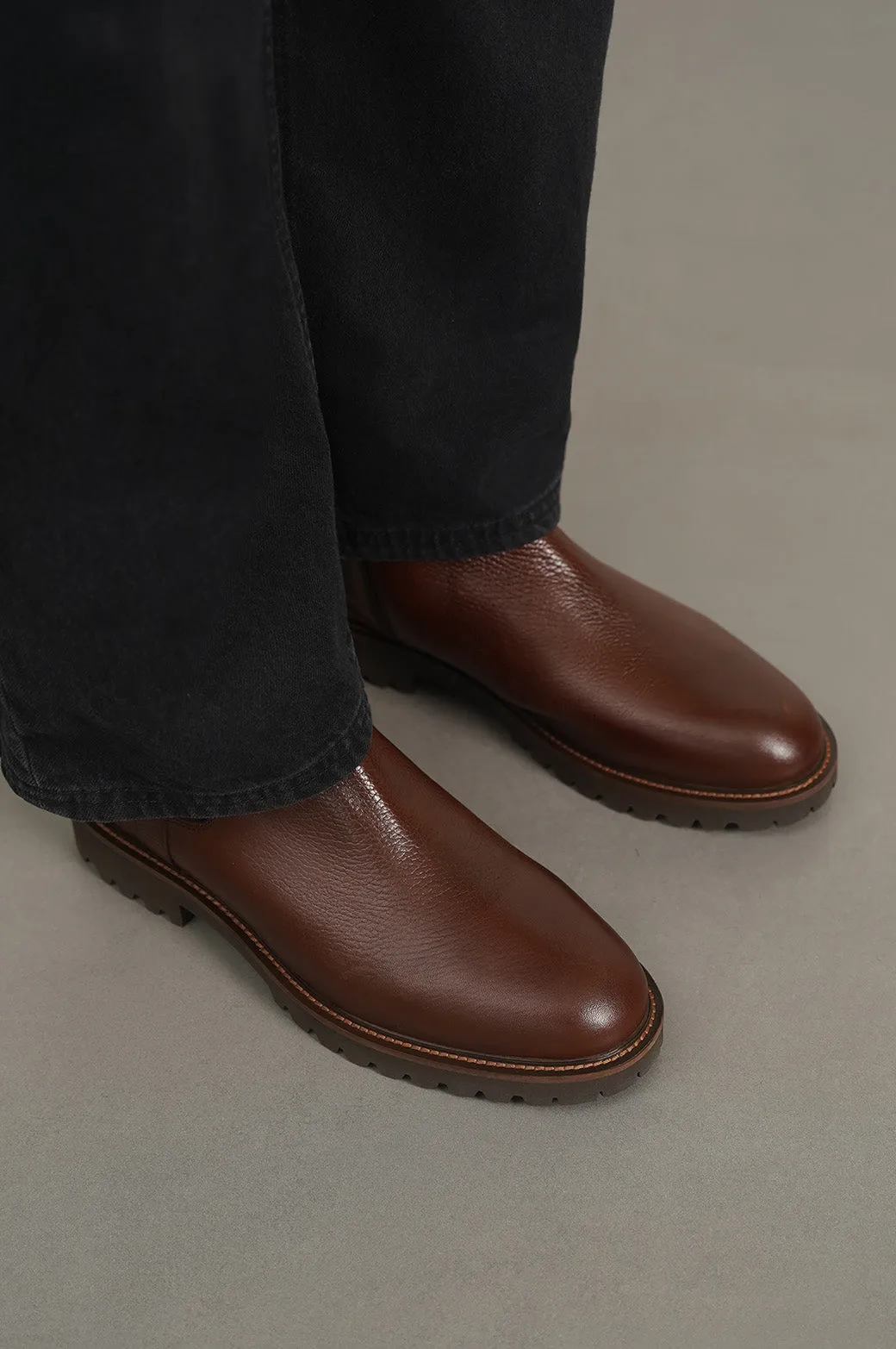 TEXTURED LEATHER CHELSEAS