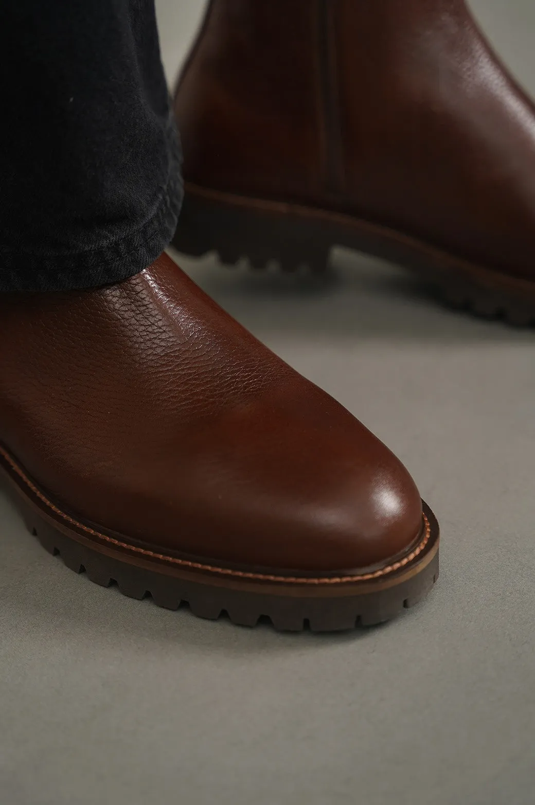 TEXTURED LEATHER CHELSEAS
