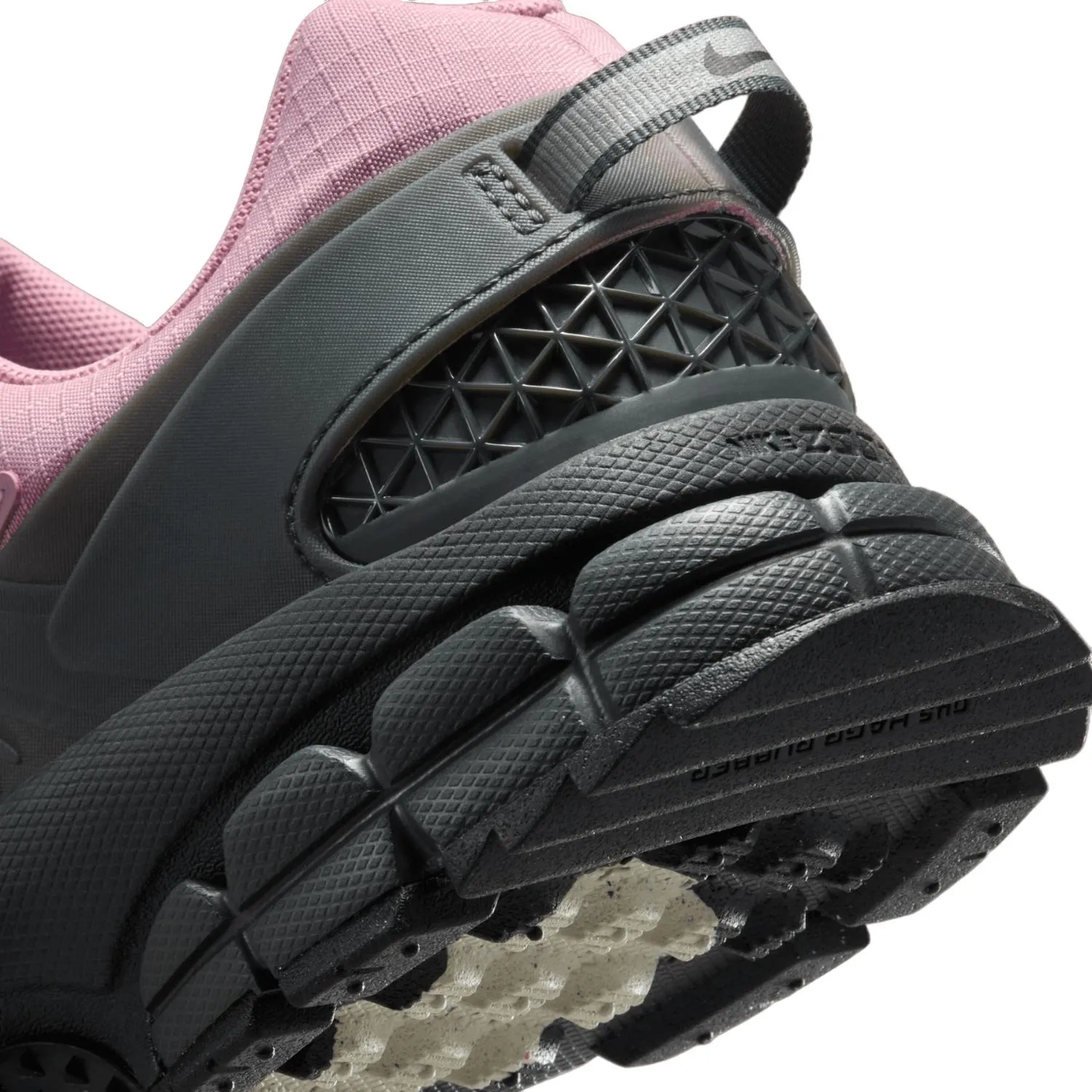 Women's Zoom Vomero Roam Winterized Shoes In Elemental Pink